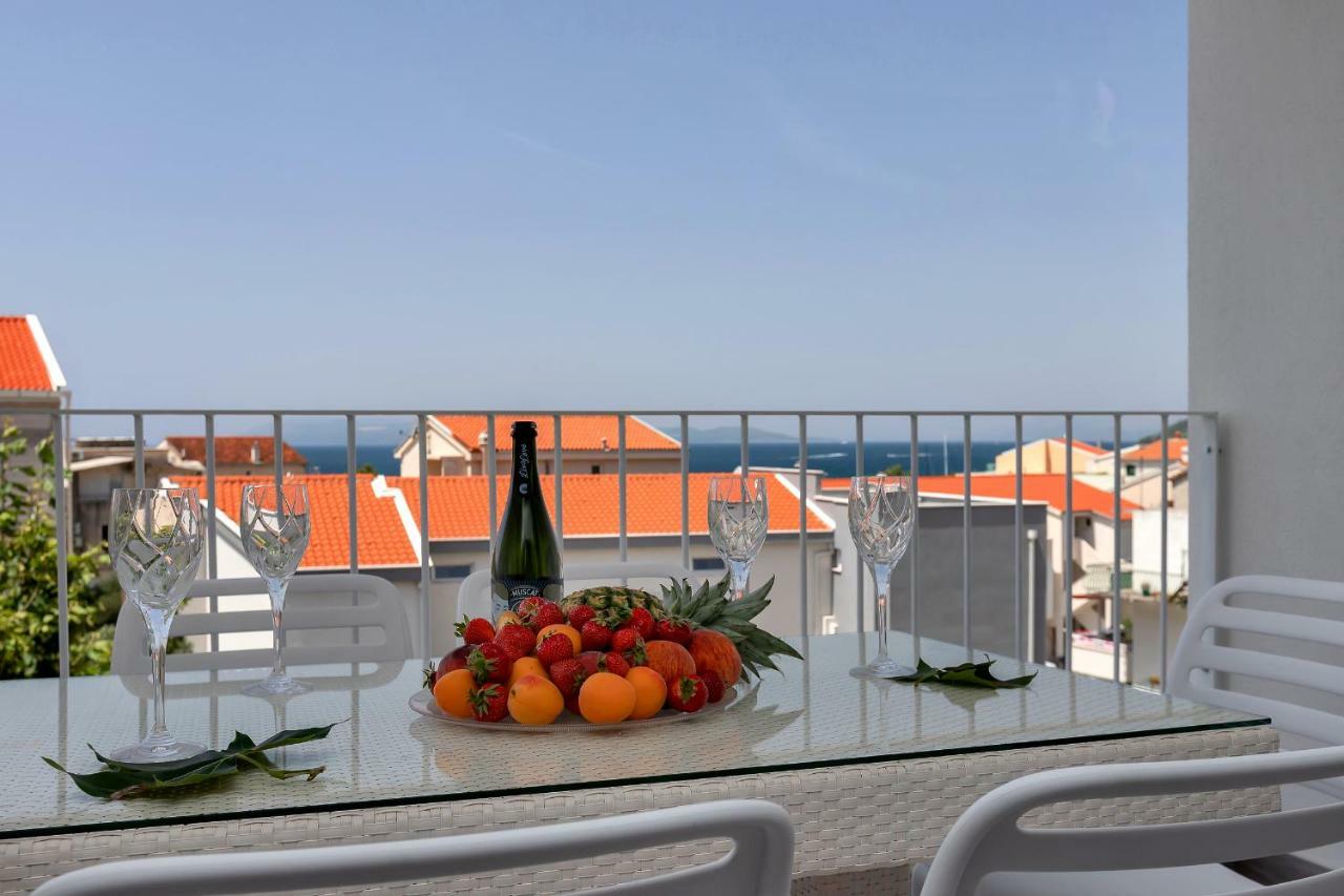 Strada Apartment